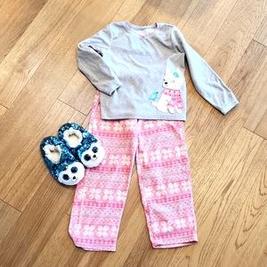Girls size 6 Pajama/Slipper bundle